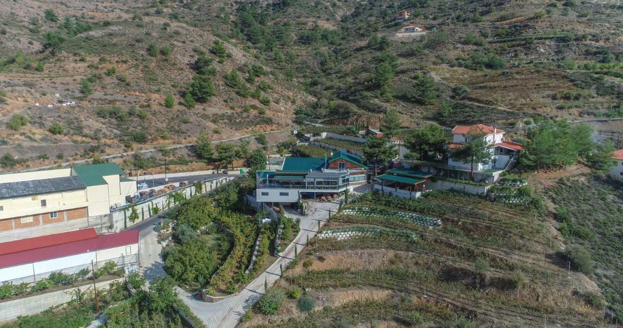 Farmakas Living Guest House Ngoại thất bức ảnh