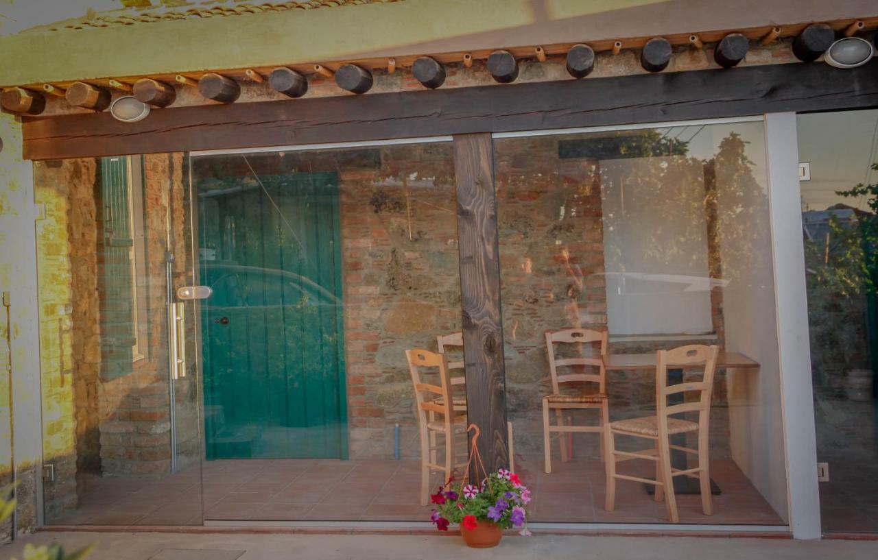 Farmakas Living Guest House Ngoại thất bức ảnh