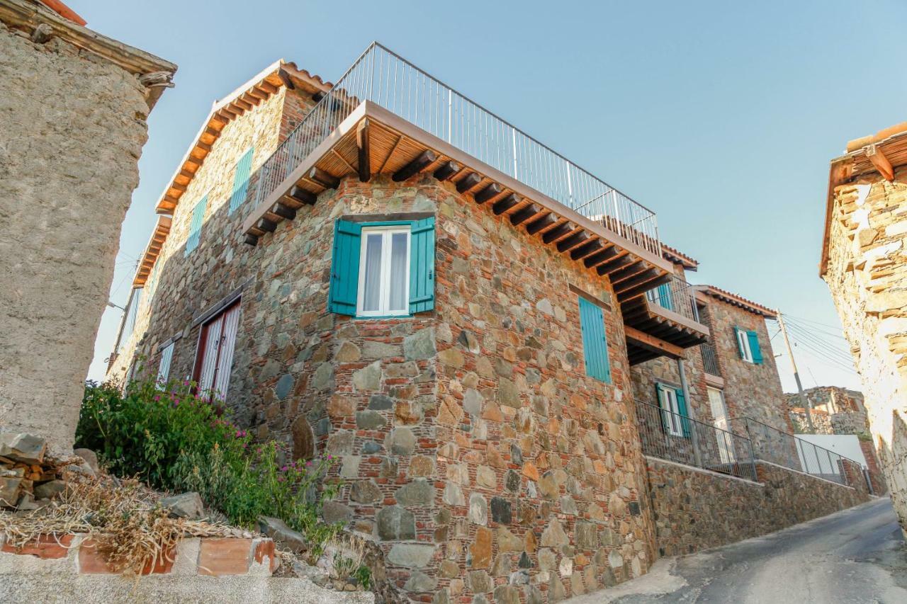 Farmakas Living Guest House Ngoại thất bức ảnh